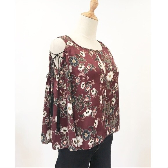 Scoop NY Burgundy Floral Cold Shoulder Blouse Small NWOT NEW - Picture 1 of 11